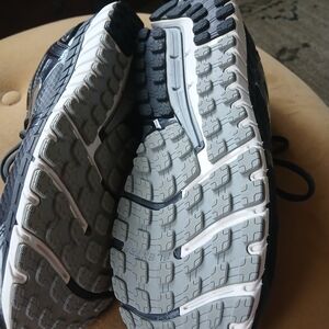 Brooks Black and Gray Running Shoes